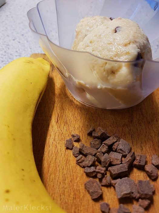 Eierlikör-Bananeneis mit Schokoladenstückchen - MalerKlecksi